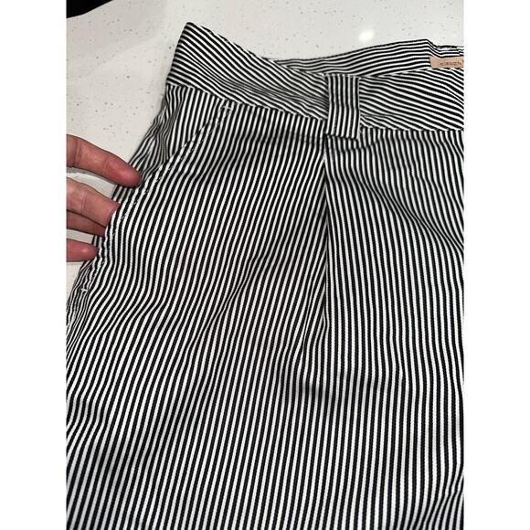 Gibson Latimer Women’s Shorts pinstripes blue white cuffed pockets Sz 12 casual - Picture 5 of 9